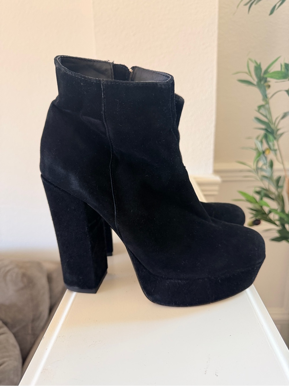 Steve Madden Women's Black Suede Platform Ankle Boots - Stylish Block Heel